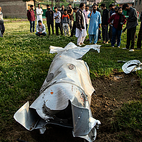 India and Pakistan have exchanged missile, and artillery strikes Image