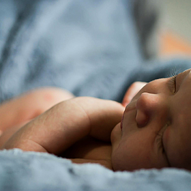 Should we delay clamping the umbilical cord? Image