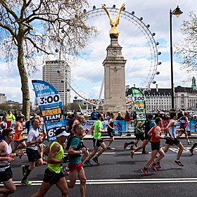 Running the London Marathon backwards Image