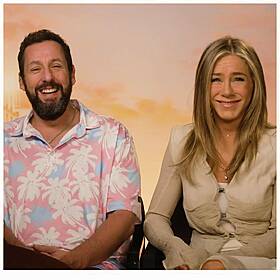 Jennifer Aniston Couldn't Get Enough Of This Adorable Irish 'Friends' Moment Image