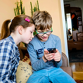 Report finds that students will spend 25 years on screens Image