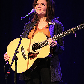 Singer and songwriter Rosanne Cash Image