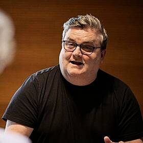 Actor Simon Delaney Shared A Fascinating Story About His Family Image