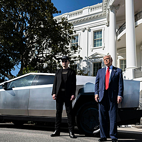 Trump vs Musk Image