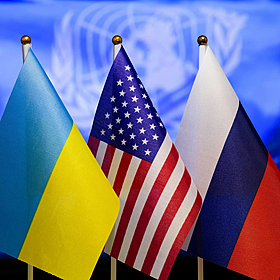 Trump eyes a meeting with Putin and Zelensky Image
