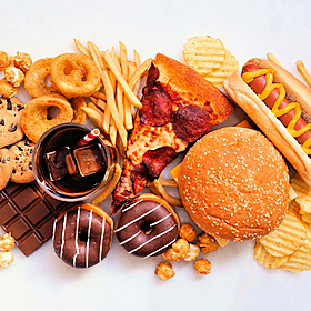 UK to ban junk food ads before 9pm Image