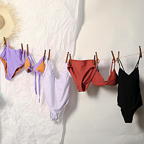 Riona O’Connor goes viral for her witty bikini reviews to spread body positivity Image