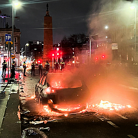 How should the Gardaí deal with public incidents? Image