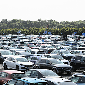Should car parking charges be abolished? Image