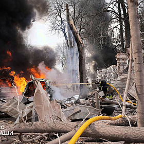 Russian military strikes on the city of Sumy in Ukraine Image