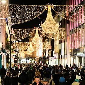 How are restaurants and retail managing this Christmas period? Image