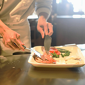 Should restaurants be more honest about their cleanliness? Image
