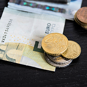 Should hospitality workers have to pay tax on tips? Image