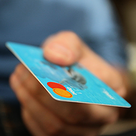 Should you split the bill on the first date? Image