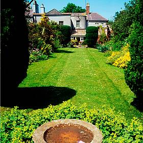 Make Gardens Smaller and Ease The Housing Crisis, Builder Urges Image
