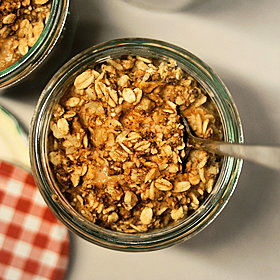 You Are What You Eat: Mindful Snacking Image