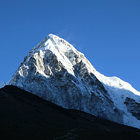 Are people climbing Everest unqualified? New ruling for climbers Image