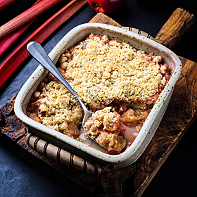 Food with Gareth: Apple and Rhubarb crumble Image