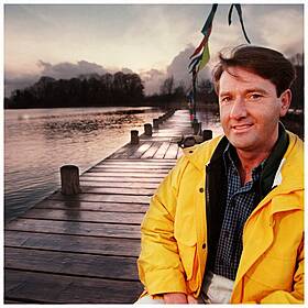 Gift Grub: Daniel O Donnell Takes Down The Late Late In Gogglebox Special Image