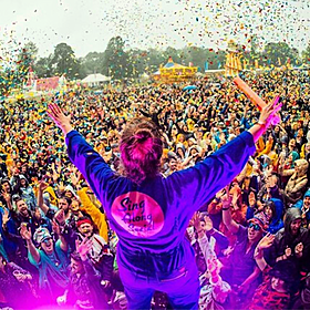 Sing Along Social: 'We unleash the power of cheesy pop music' Image