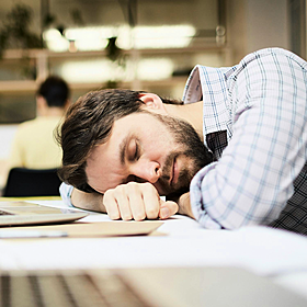 How should you deal with lazy colleagues? Image