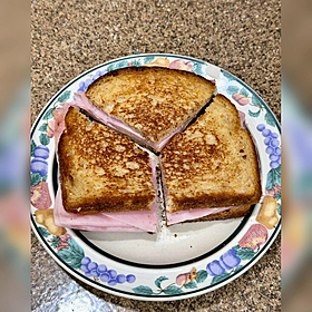 Is there a ‘best’ way to cut a sandwich? Image