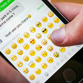 Emojis – A Barrier to Love or a Dating Essential? Image