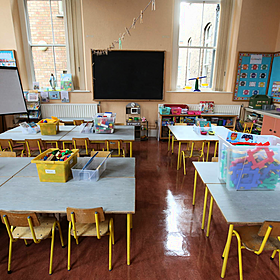 Should the Government try to entice teachers back from the UAE? Image