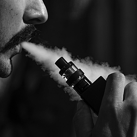Should there be more support for quitting vaping? Image