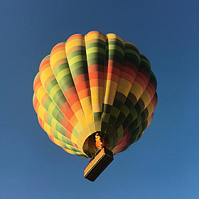 What is a hot air balloon race like? Image