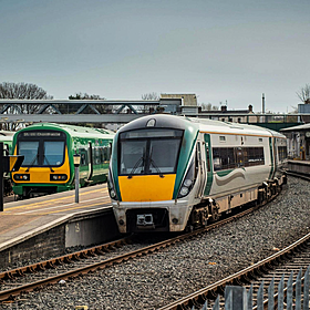 'It was pandemonium' - Train delays left hundreds stranded in 'freezing cold' conditions Image