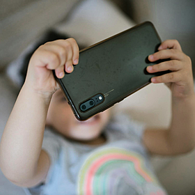 Is a screen time ban for under 6’s realistic? Image