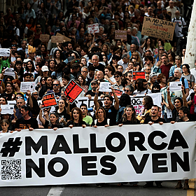 Why are there tourism protests in Mallorca? Image