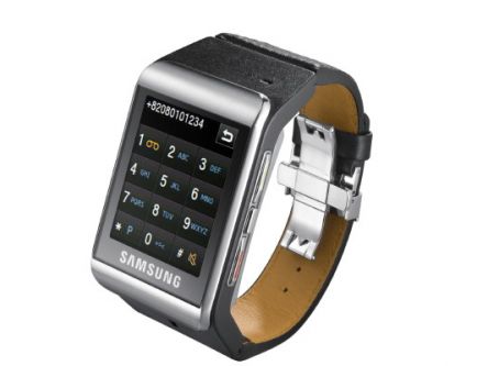 Samsung goes James Bond with S9110 watchphone