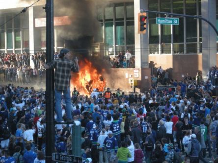 Vancouver citizens use Facebook to arrange riot cleanup