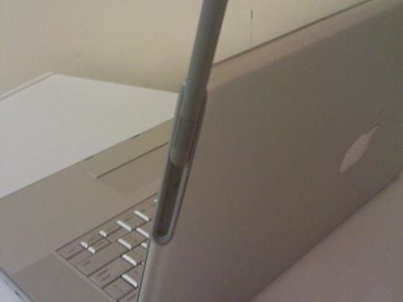 Uproar at Apple over 3G MacBook bought on Craigslist
