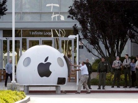 Apple’s Cupertino HQ targeted by Greenpeace activists
