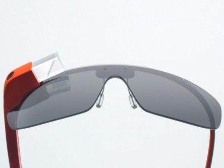Google reveals Glass updates to chime in with US sale
