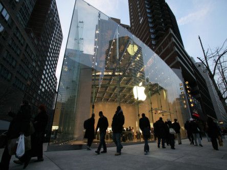 Apple narrowly avoids US$840m trial over e-book price-fixing claims