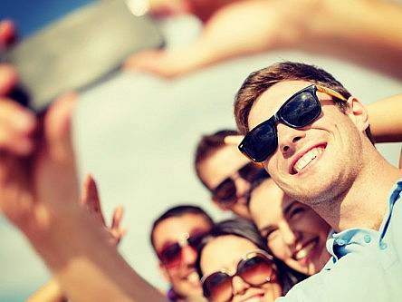 One in four European youths have snapped a selfie while driving