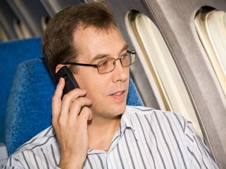 Leaving your mobile on can make cockpit screens go blank, says FAA