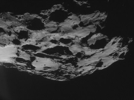 New Rosetta comet close-up shows 19,000km ice tail