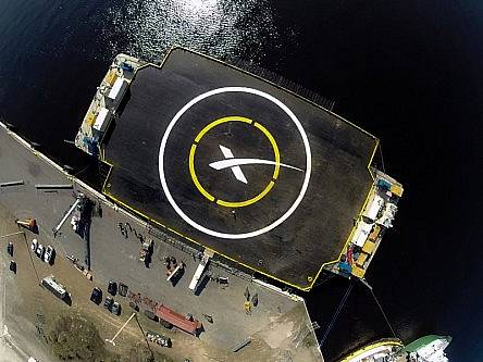 SpaceX to attempt to land Falcon 9 craft on floating barge