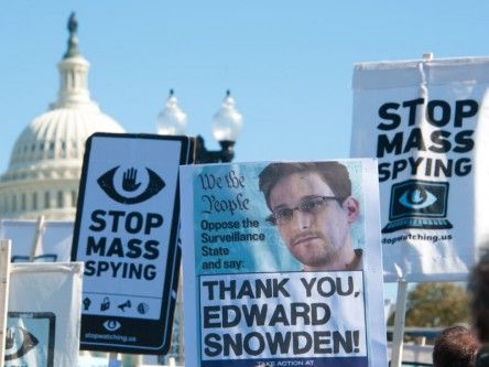 Oliver Stone to direct Edward Snowden biopic – movie set for Christmas 2015 release
