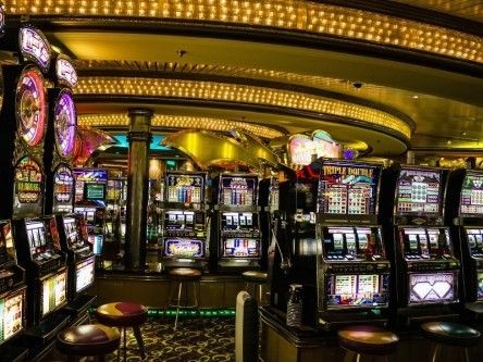 How do casinos use technology? (infographic)