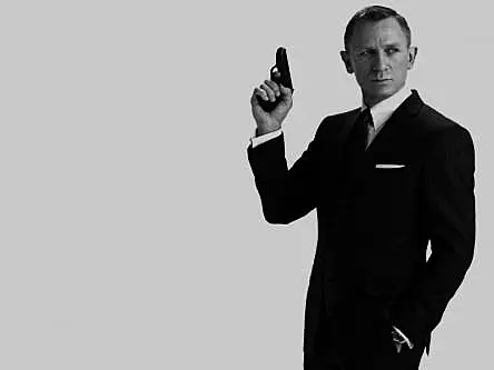 The evolution of James Bond through gadgets (infographic)