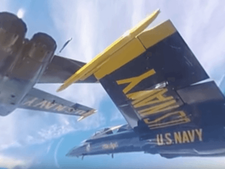 Amazing 360-degree view of US Navy Blue Angels jets flying in formation (video)