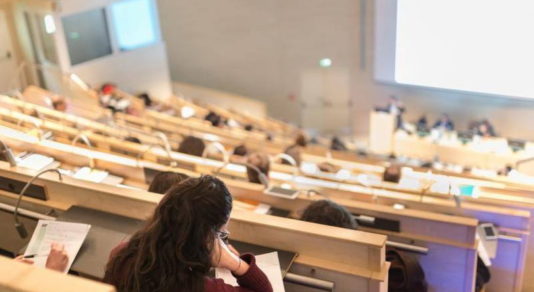 College drop-outs lecture hall