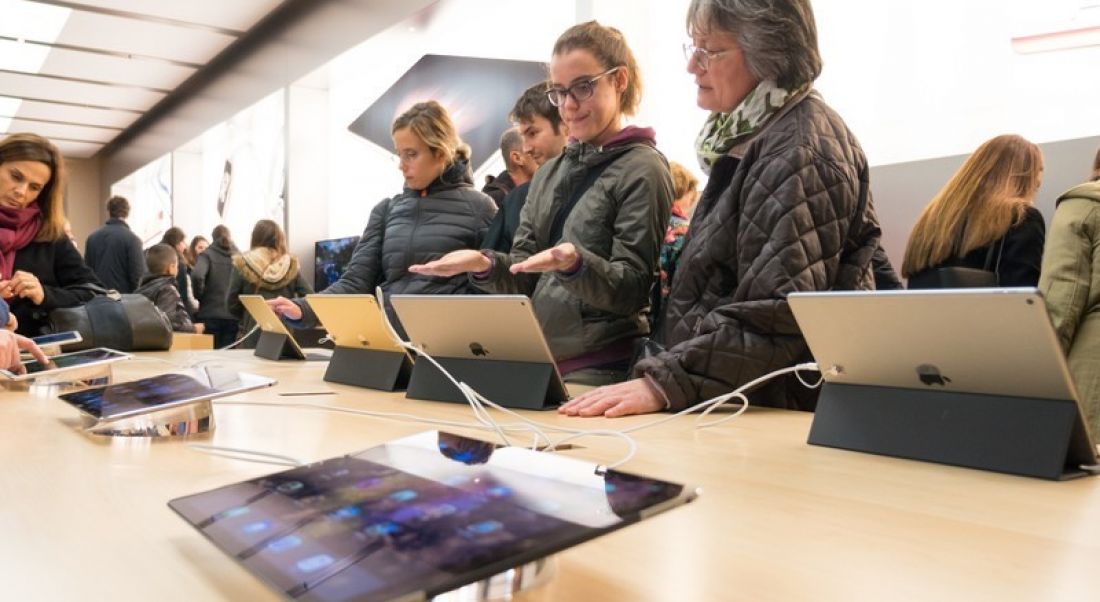 apple-store-italy-ios-shutterstock