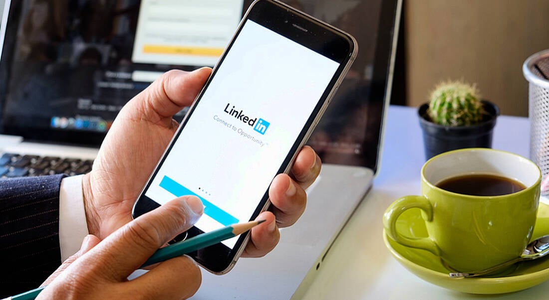 New LinkedIn feature lets you secretly say you are looking for jobs